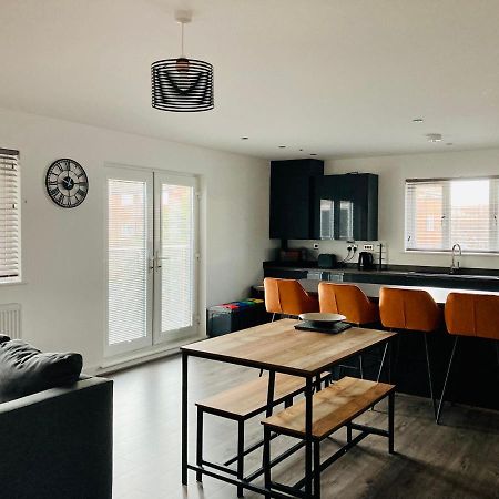 Spacious Newly Built Apartment Rhos On Sea, Colwyn Bay מראה חיצוני תמונה